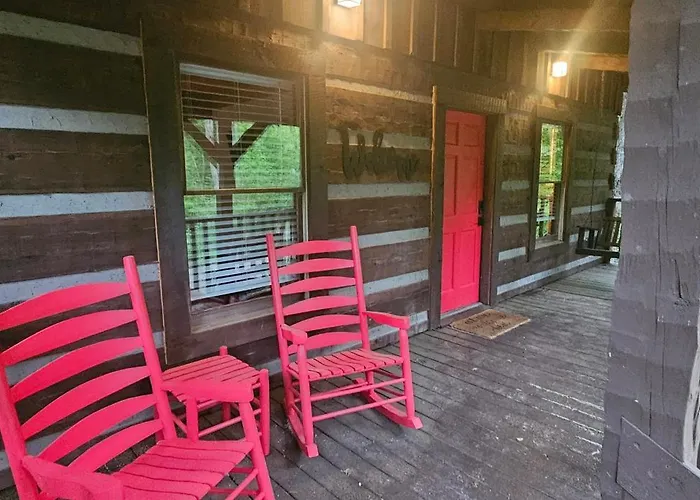 Southern Oak Cabin - Newly Remodeled - Close To All Attractions