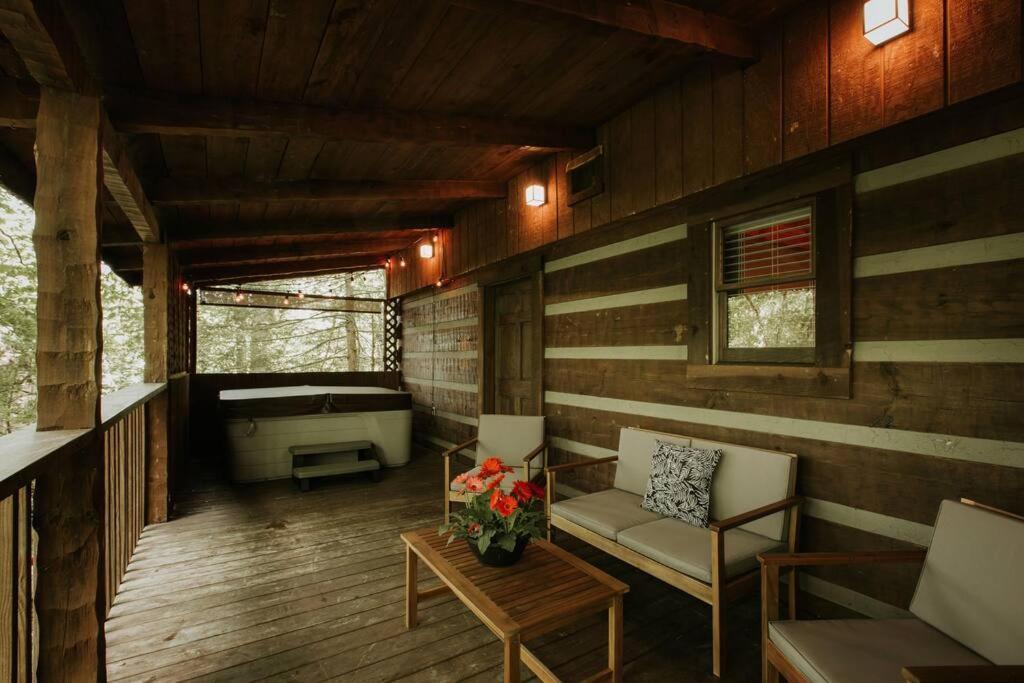Southern Oak - Newly Remodeled - Close To Attractions Holiday home *